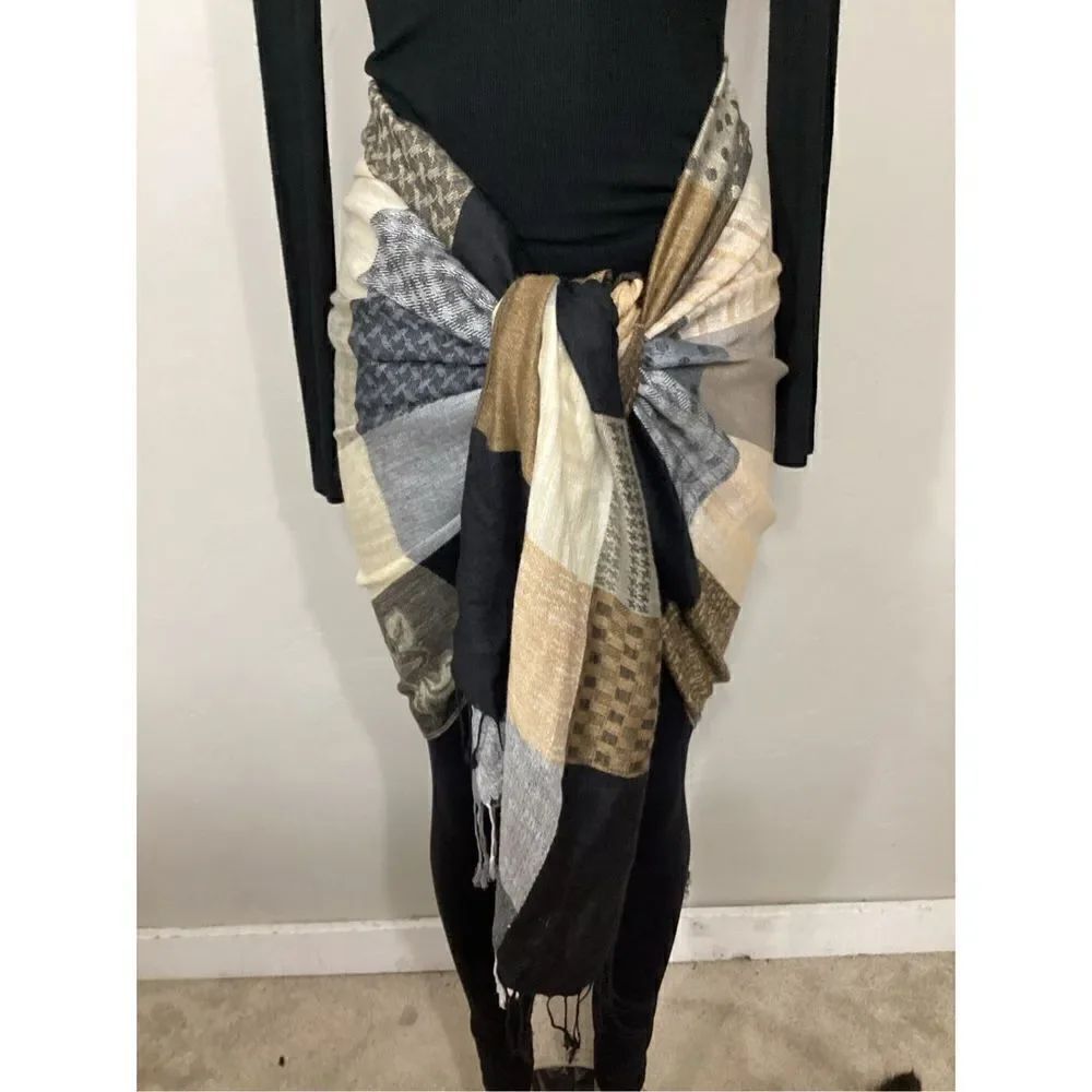 New. C. J. Banks scarf. Retails $69 - Picture 5 of 8